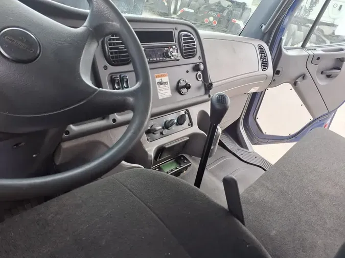 2018 FREIGHTLINER M2 106