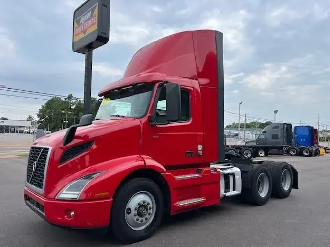 2020 Volvo VNR64T300