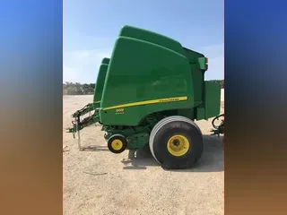 2017 John Deere 569 Premium