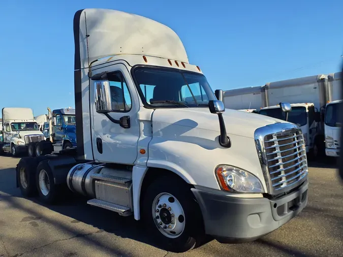 2020 FREIGHTLINER/MERCEDES CASCADIA 125