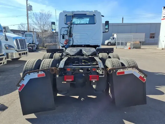 2019 NAVISTAR INTERNATIONAL LT625 DAYCAB T/A