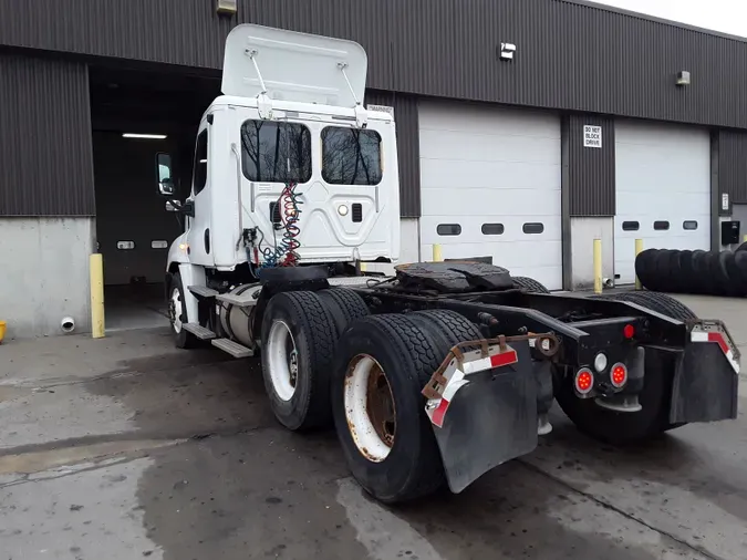 2013 FREIGHTLINER/MERCEDES CASCADIA 125