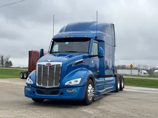 2023 PETERBILT 579