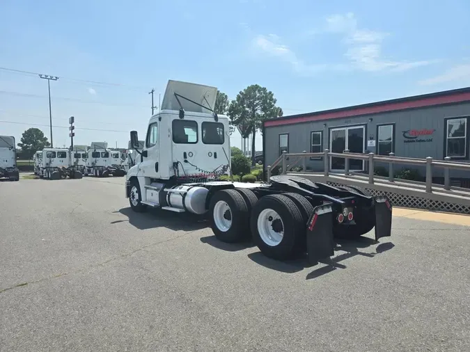 2019 FREIGHTLINER/MERCEDES CASCADIA 125816f76abb29889a0621d2d8b3e57ab39