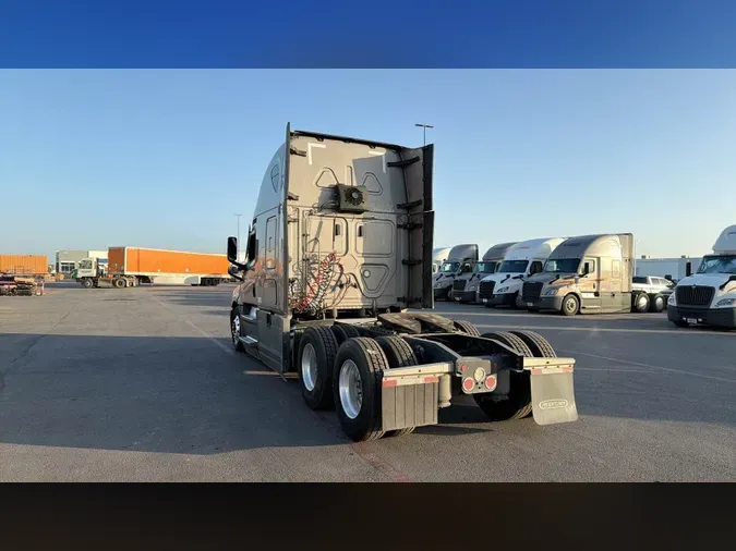 2023 Freightliner Cascadia 12681703dc287bd164a19e72e35adca7491