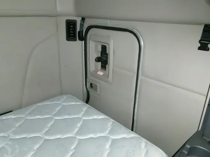 2022 Peterbilt 579817072a53249401d12cd4a6a474ff625