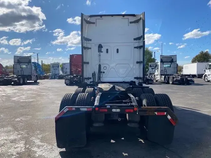 2020 Freightliner Cascadia
