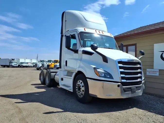 2020 FREIGHTLINER/MERCEDES NEW CASCADIA 116