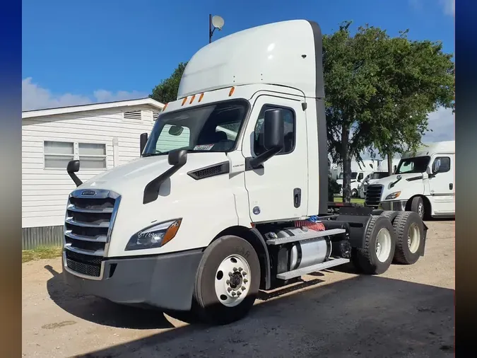 2019 FREIGHTLINER NEW CASCADIA 116