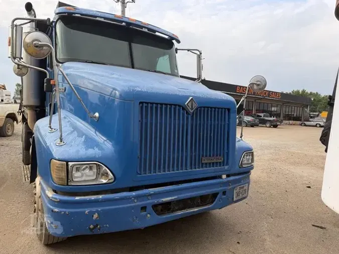2001 INTERNATIONAL 910081721f78e445be328939c8eefb234a9c