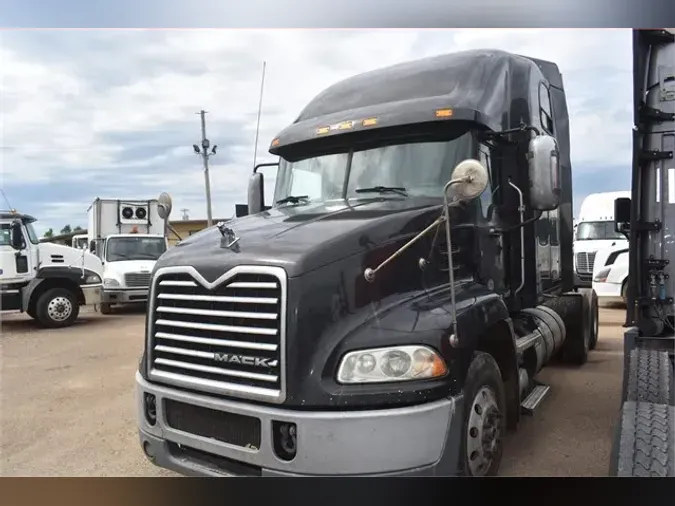 2017 MACK PINNACLE CXU613