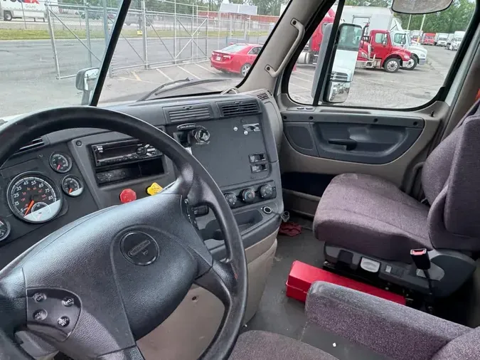 2019 FREIGHTLINER CASCADIA 125