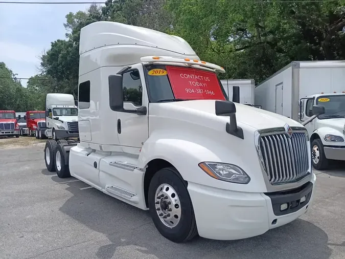 2019 NAVISTAR INTERNATIONAL LT625 SLPR CAB
