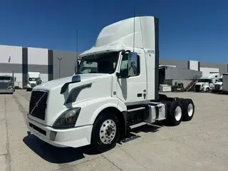 2017 Volvo VNL300
