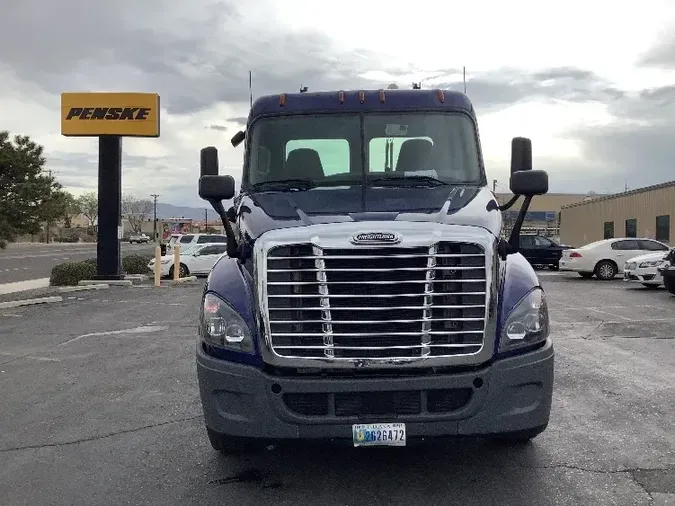 2016 FREIGHTLINER X12564ST