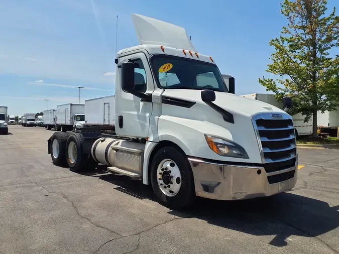 2019 FREIGHTLINER NEW CASCADIA PX12664