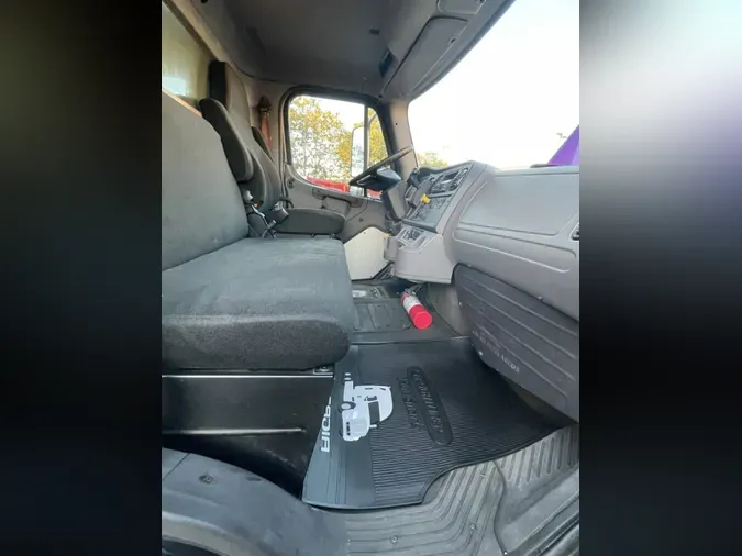 2019 FREIGHTLINER/MERCEDES M2 106