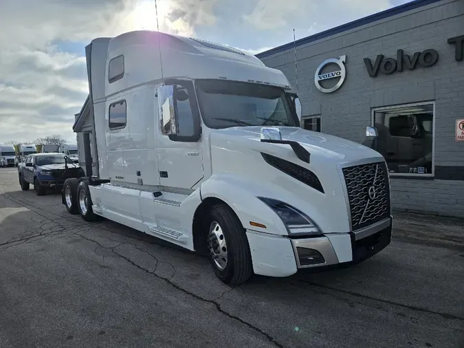 2021 VOLVO VNL64T860