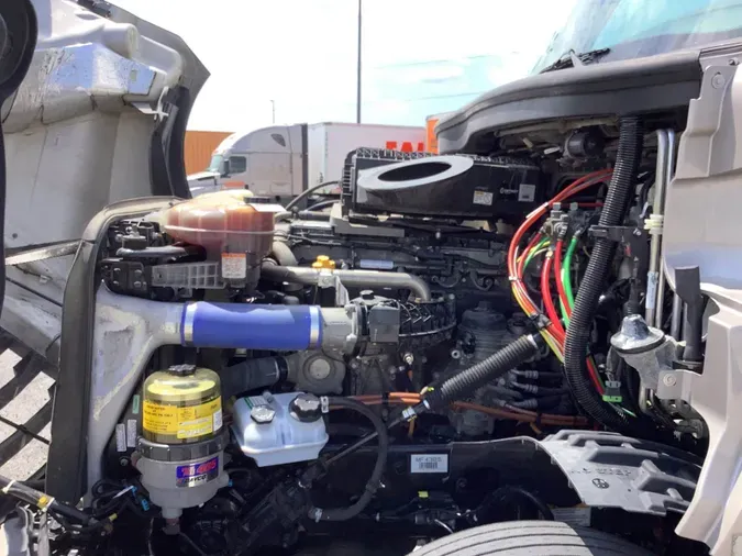 2021 Freightliner Cascadia 126