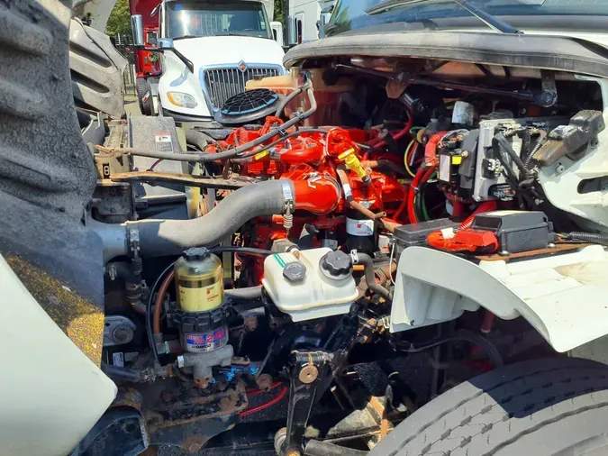 2018 FREIGHTLINER M2 106