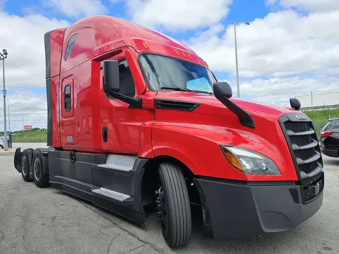 2022 FREIGHTLINER Cascadia 126