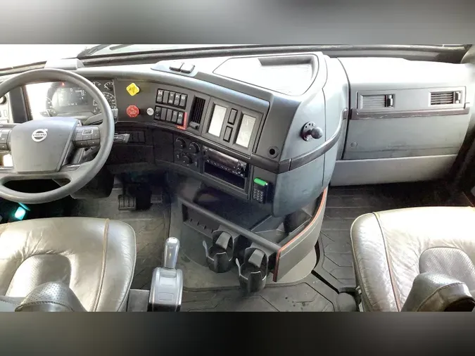 2022 Volvo VNL860