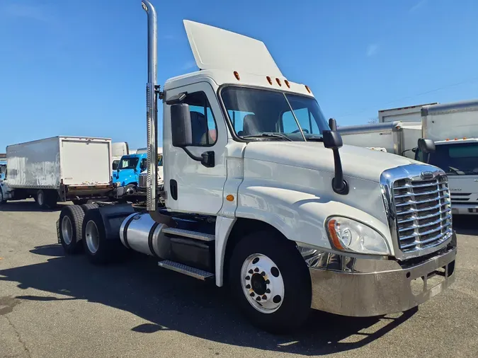 2018 FREIGHTLINER/MERCEDES CASCADIA 125