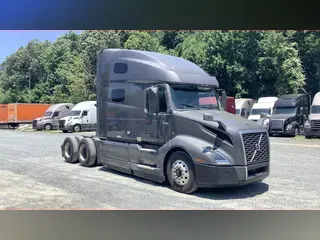 2022 Volvo VNL760