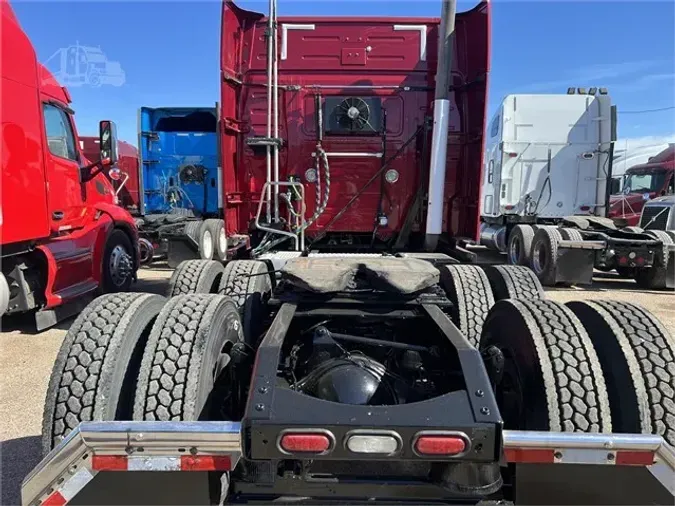 2015 VOLVO VNL64T730