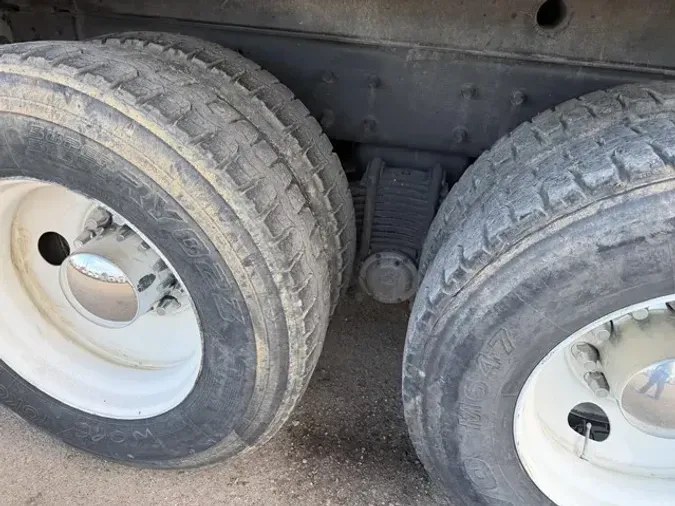 2008 MACK GRANITE GU713