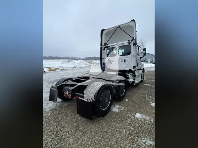 2019 FREIGHTLINER CASCADIA 126