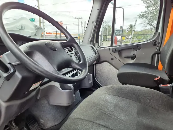 2020 FREIGHTLINER/MERCEDES M2 106