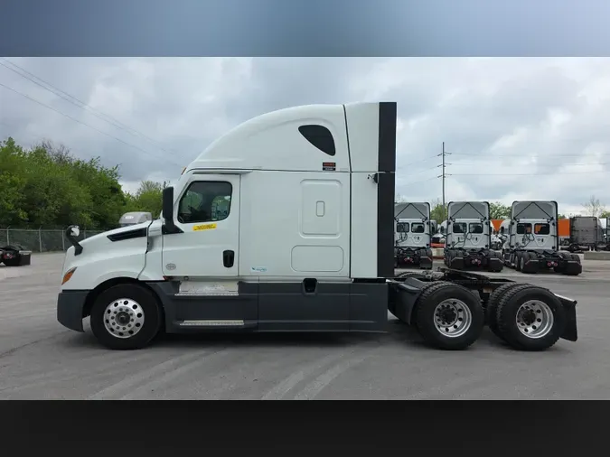 2022 Freightliner Cascadia 126