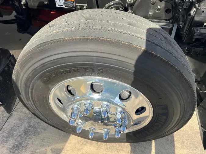 2023 Kenworth W990