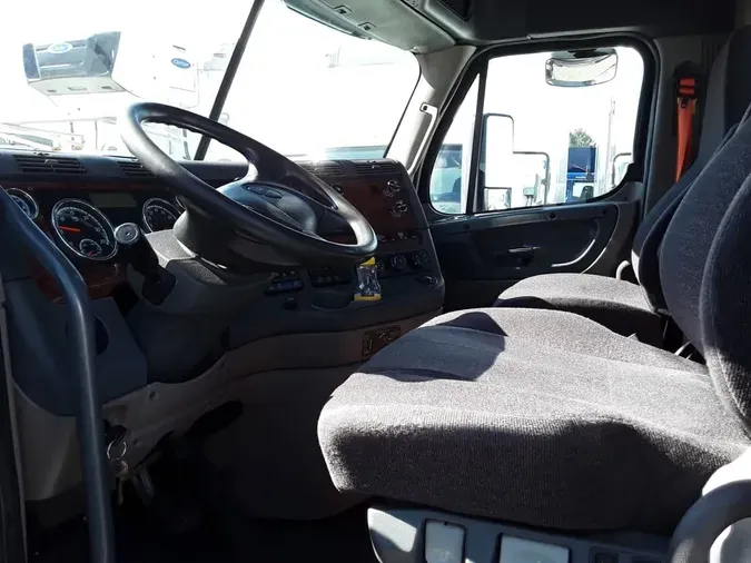 2019 FREIGHTLINER/MERCEDES CASCADIA 125
