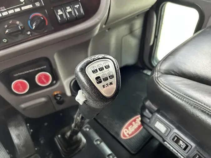 2022 Peterbilt 389