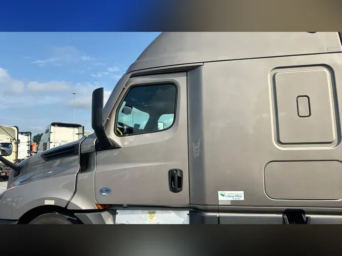 2023 Freightliner Cascadia 12681a9dd7afc86639ed62e96cef118a8c6