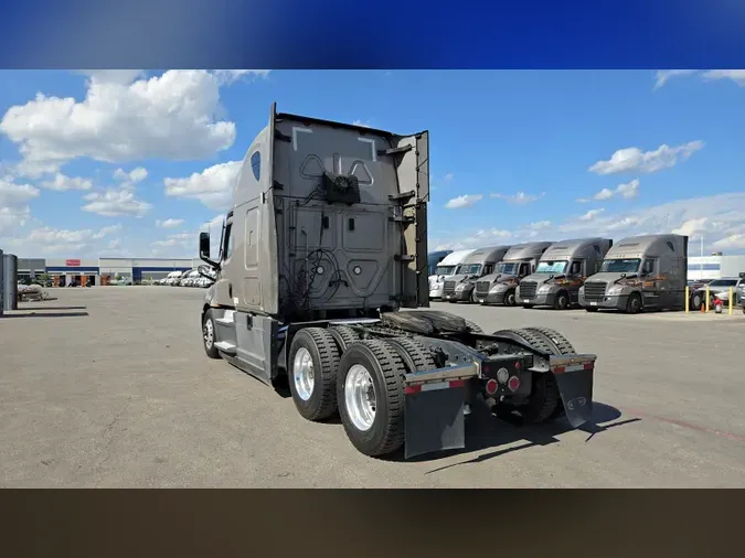 2022 Freightliner Cascadia 126