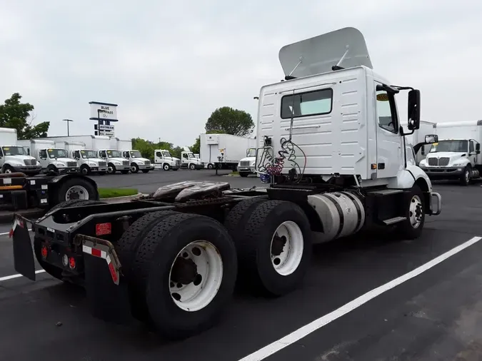 2019 VOLVO VNL64T-300
