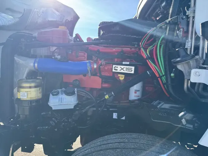 2023 FREIGHTLINER Cascadia 126