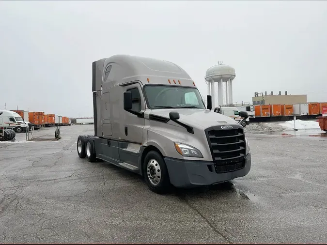 2020 Freightliner Cascadia81b500a8b392dd22a5082d78ae2da3e3