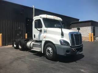2015 FREIGHTLINER X12564ST