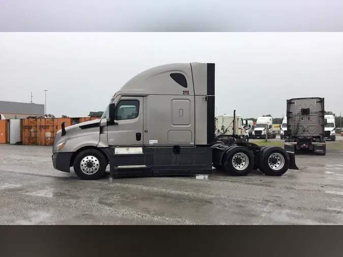 2023 Freightliner Cascadia 12681b6183d94a01b48bea2d0018d27e4e9
