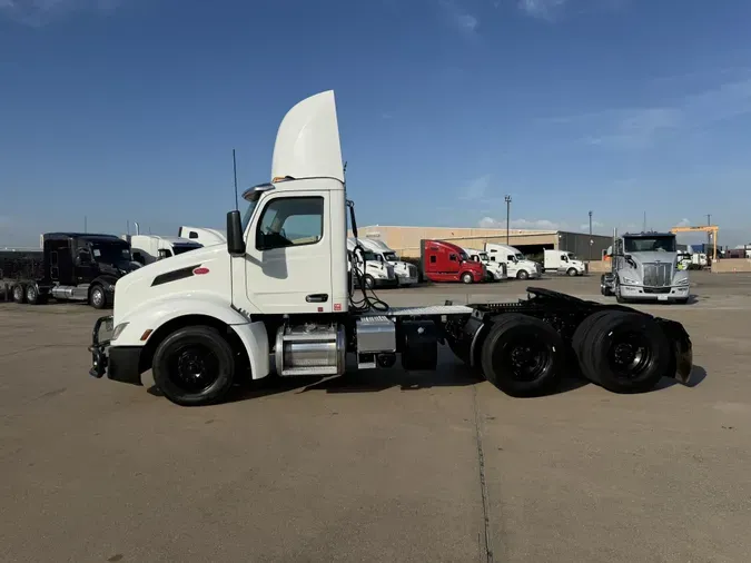 2023 Peterbilt 579