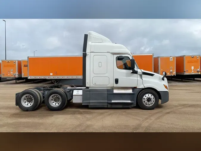 2020 Freightliner Cascadia 126