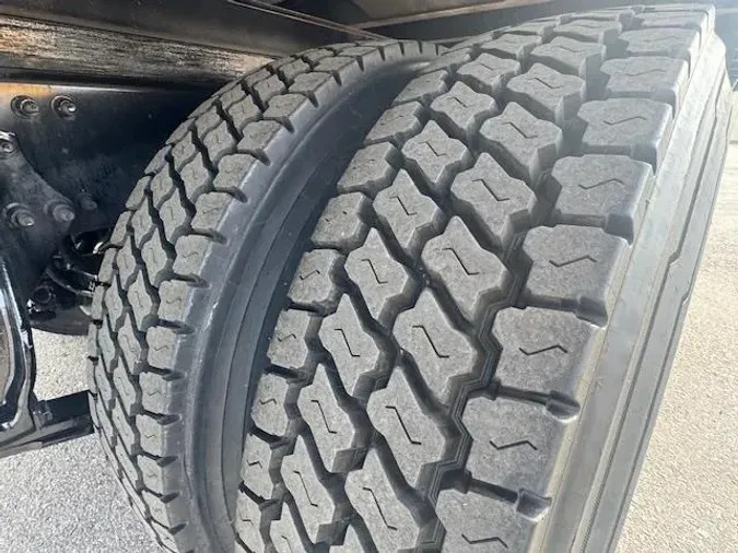 2019 Freightliner Business Class M2 106