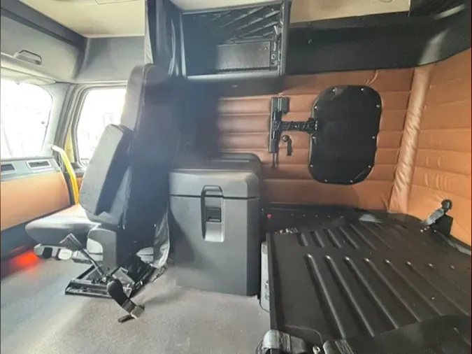 2023 Freightliner Cascadia 126