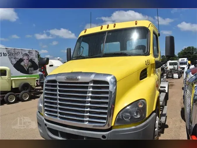 2015 FREIGHTLINER CASCADIA 113