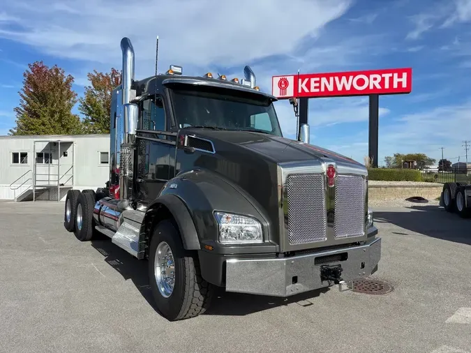 2026 Kenworth T880