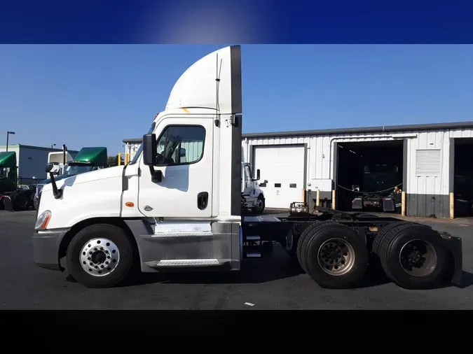 2019 Freightliner Cascadia 125
